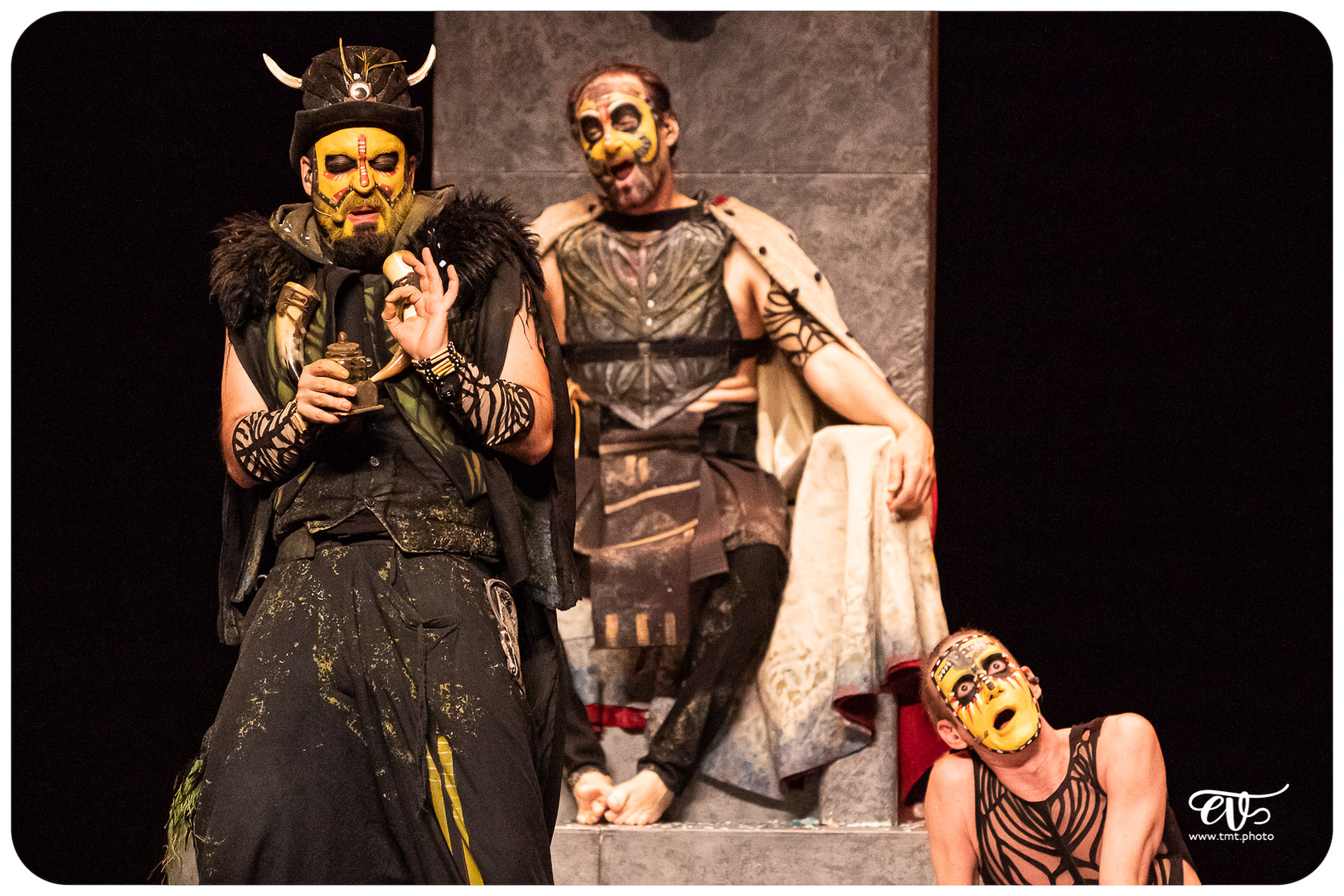 THE PRIMITALS (YLLANA & PRIMITAL BROTHERS)